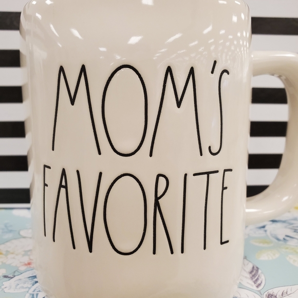 rae dunn mom's favorite mug